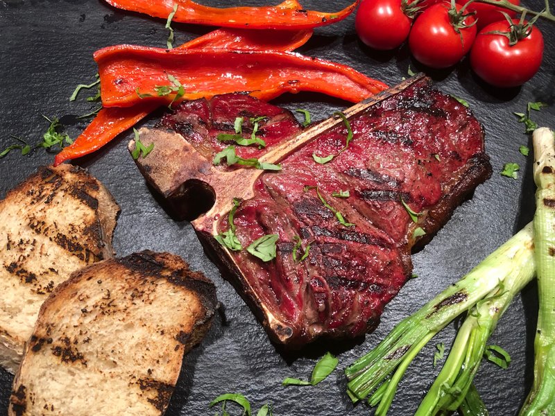 Dry Aged Steak mit Butterbaguette