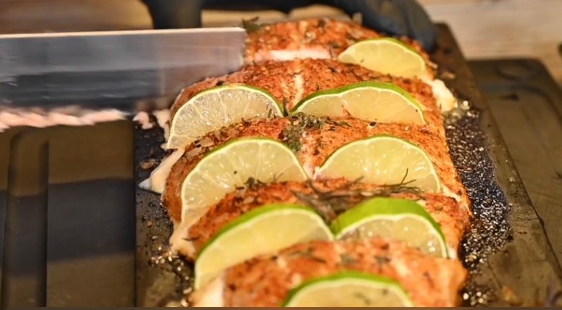 Plankenlachs mit Mojito-Marinade